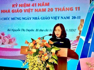 Chủ tịch HĐT - Bà Nguyễn Thị Duyên phát biểu tại buổi lễ